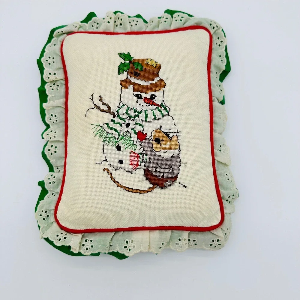 Cross Stitch VTG Pillow‎ Green Christmas Cottage Needlepoint